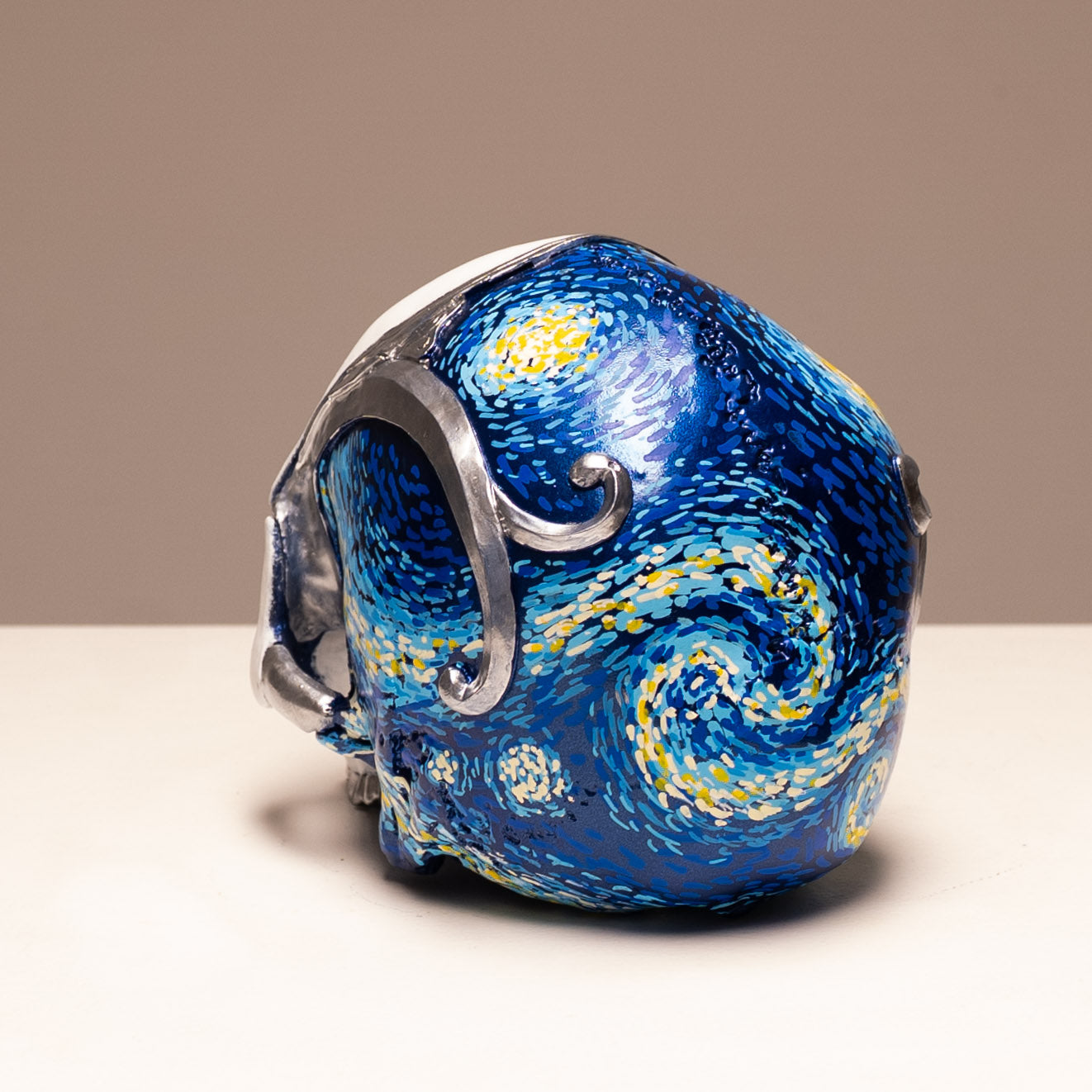 Loki skull - White Starry Night