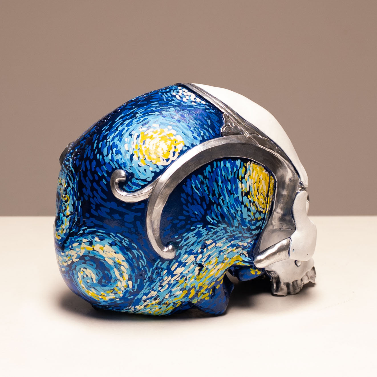 Loki skull - White Starry Night