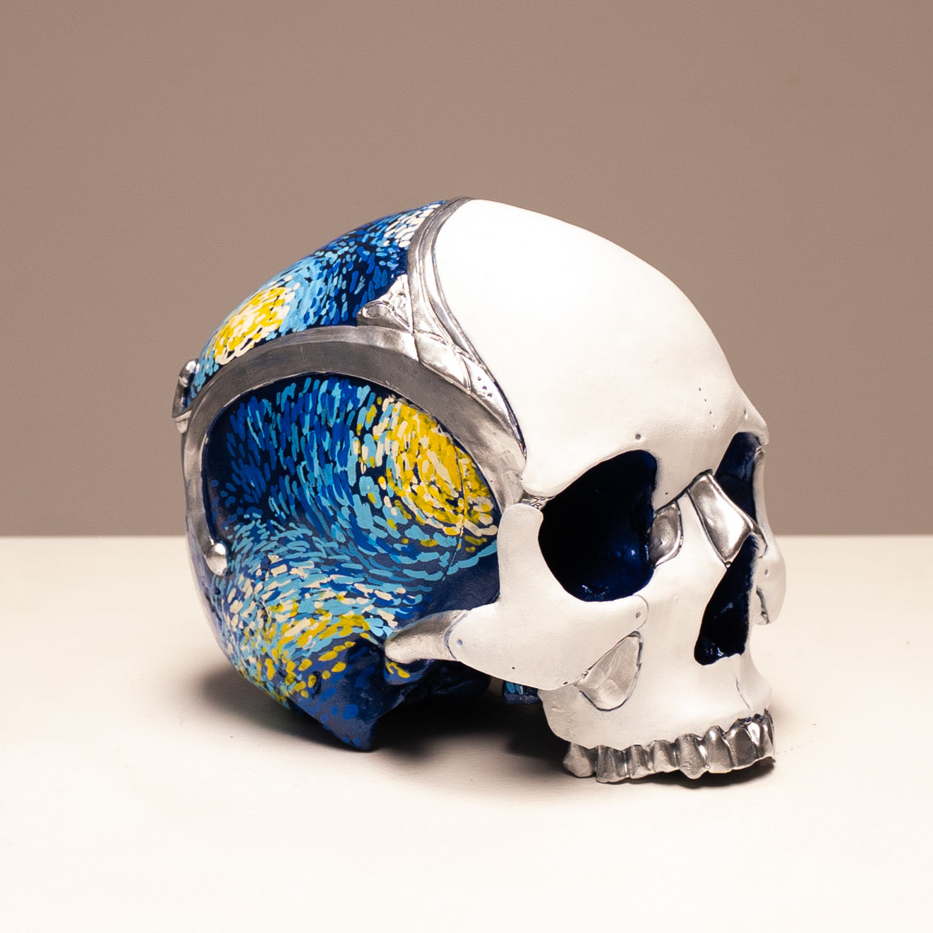 Loki skull - White Starry Night