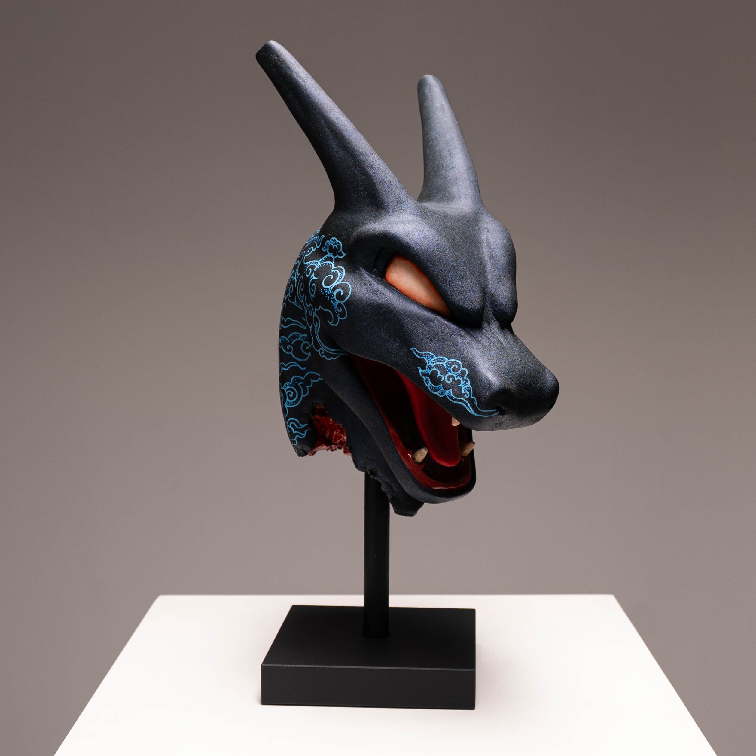 #006 Trophy - Shiny Smoke