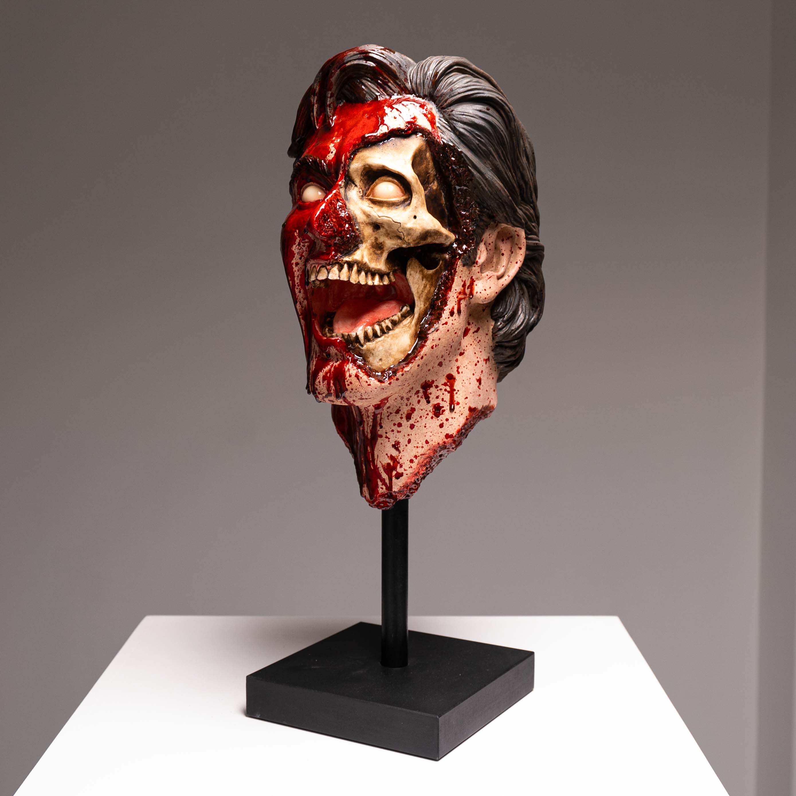 Evil Dead 2: Ash Williams - Red Mist - Gore