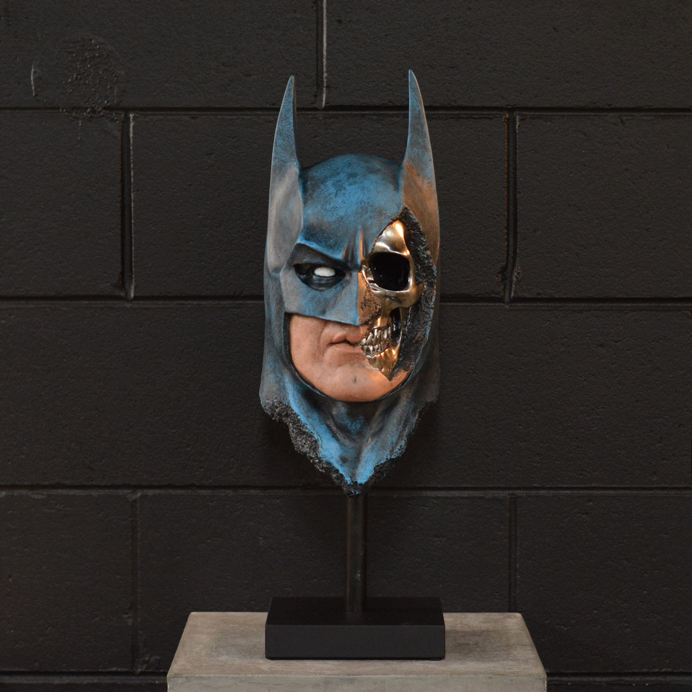 The Bat - Caped Crusader - Blue [EXPERIMENTAL PAINT]