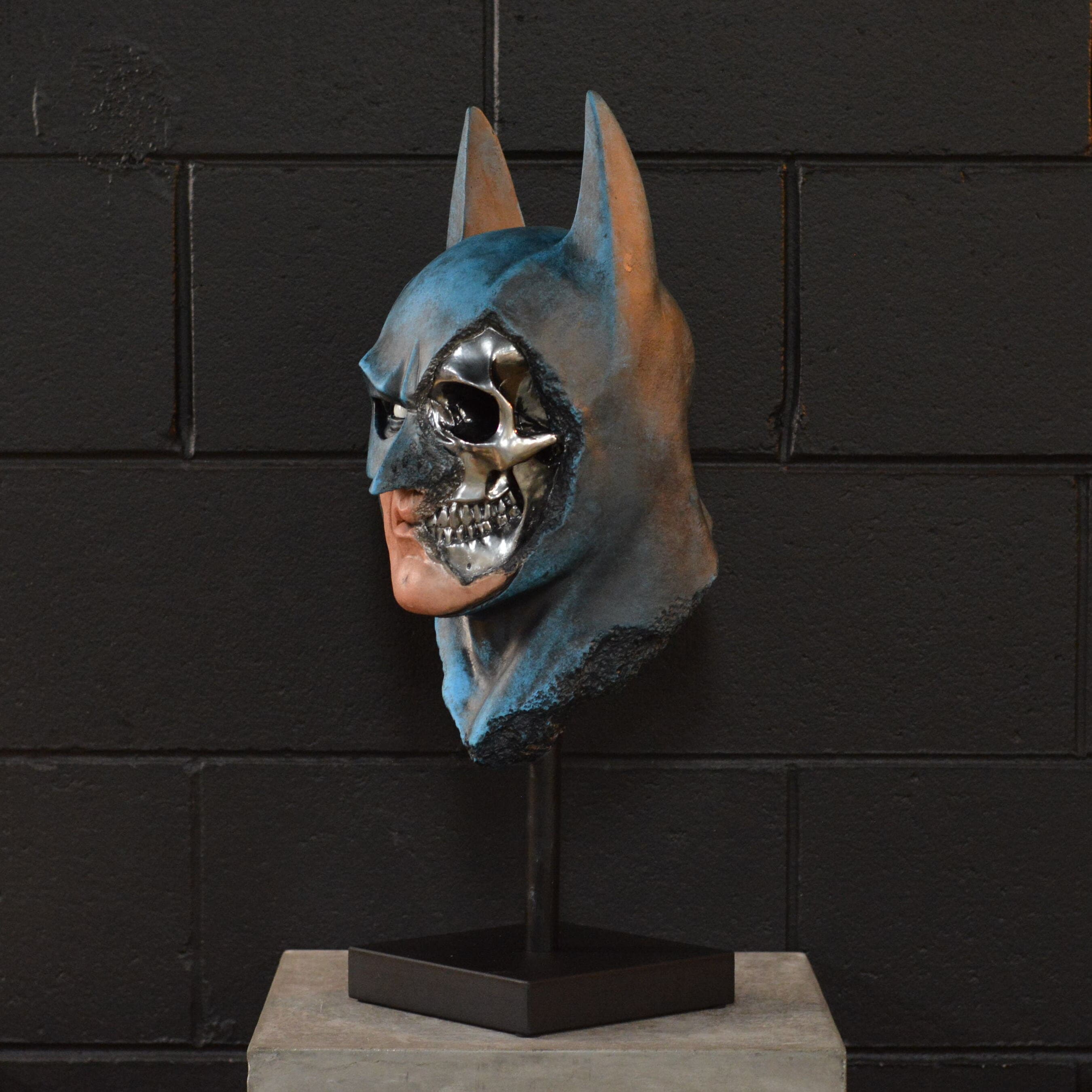 The Bat - Caped Crusader - Blue [EXPERIMENTAL PAINT]