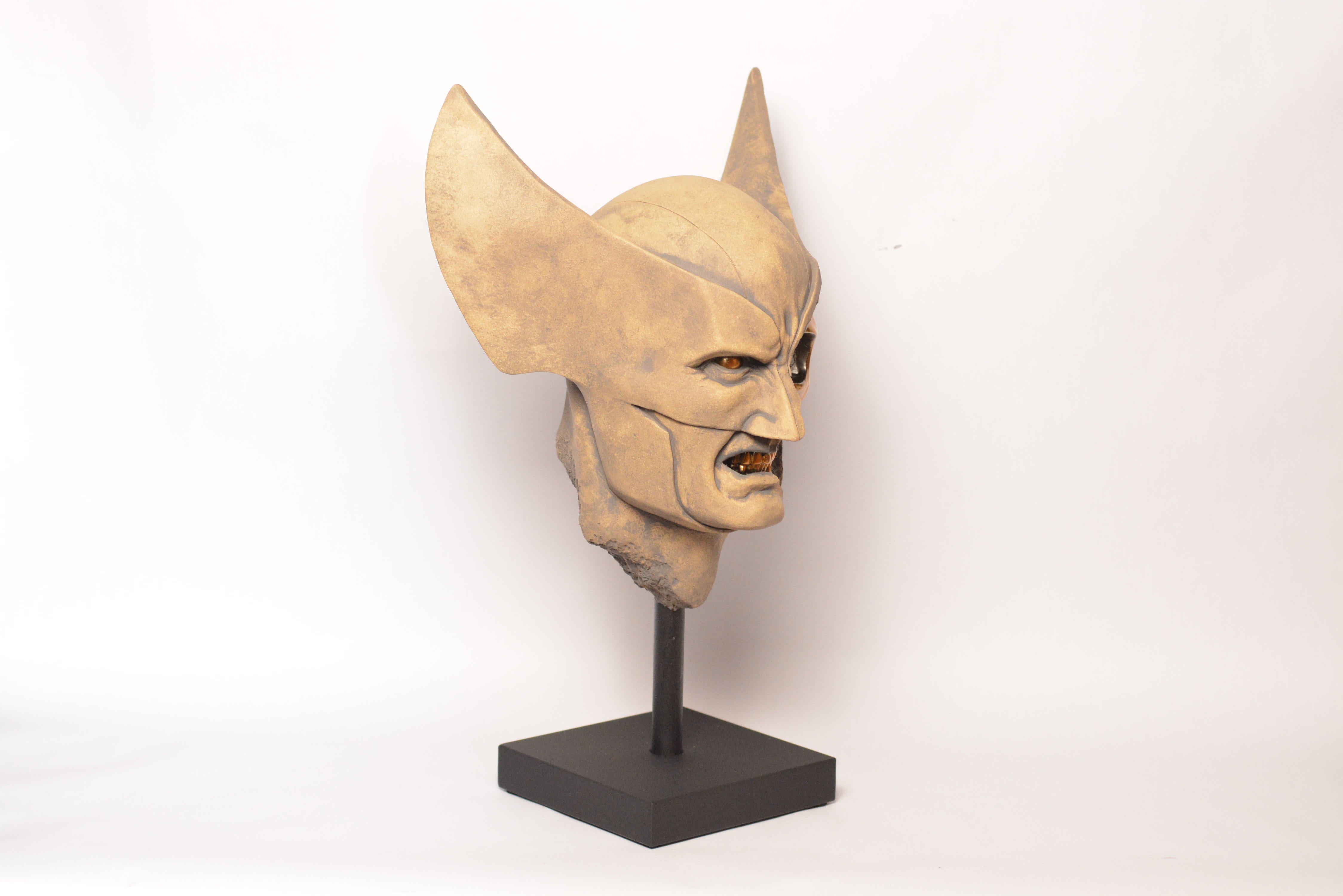 Wolverine - Sandstone (SCRATCH & DENT)