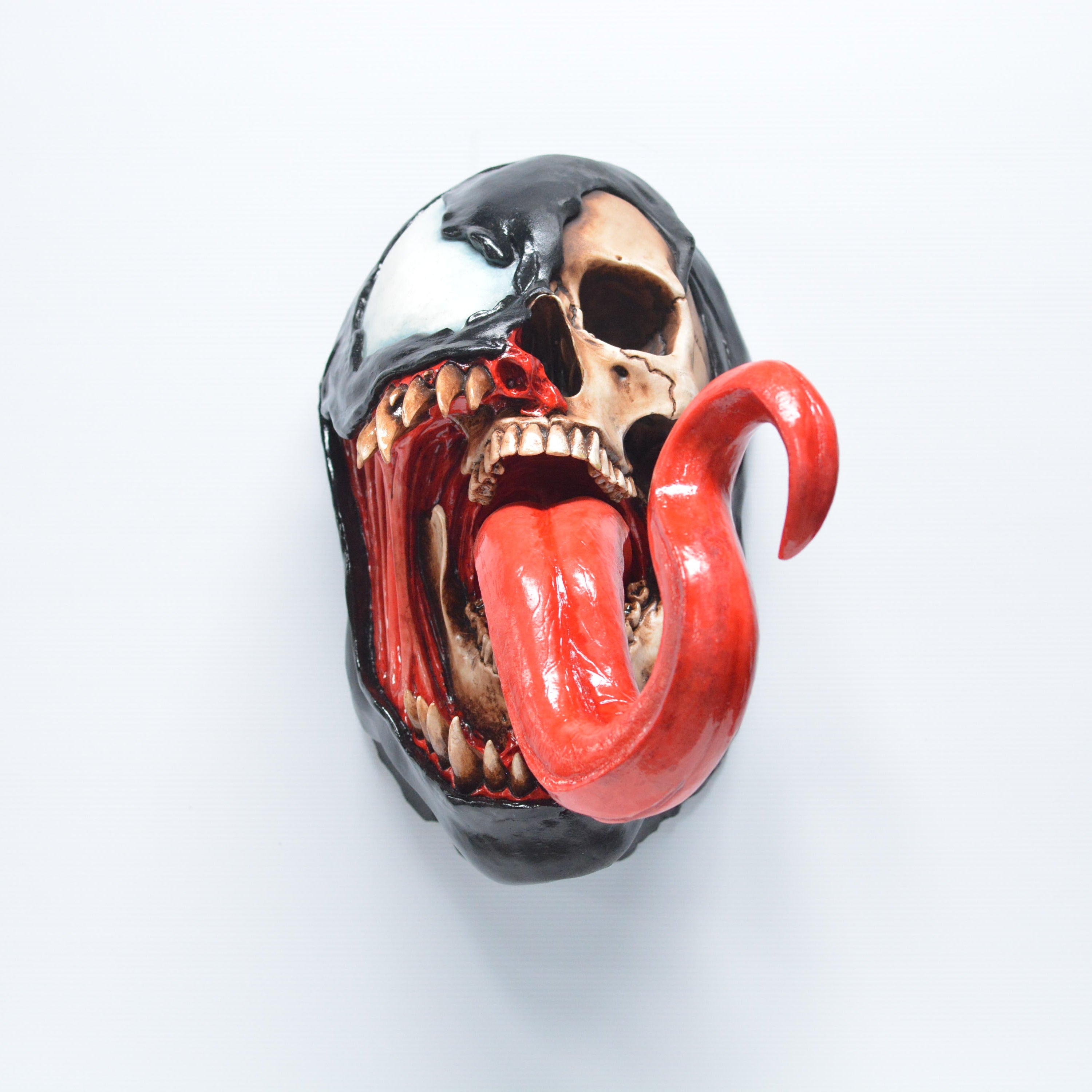Symbiote - [SUPERSIZE] Wall mount [SCRATCH & DENT] (1)