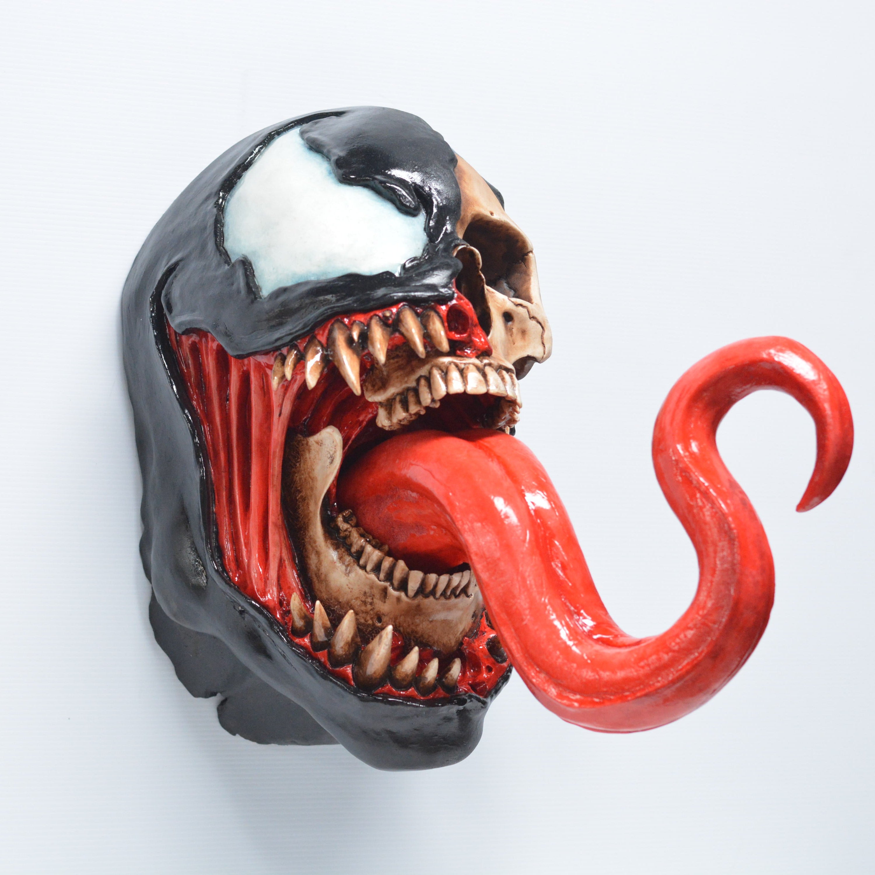 Symbiote - [SUPERSIZE] Wall mount [SCRATCH & DENT] (1)
