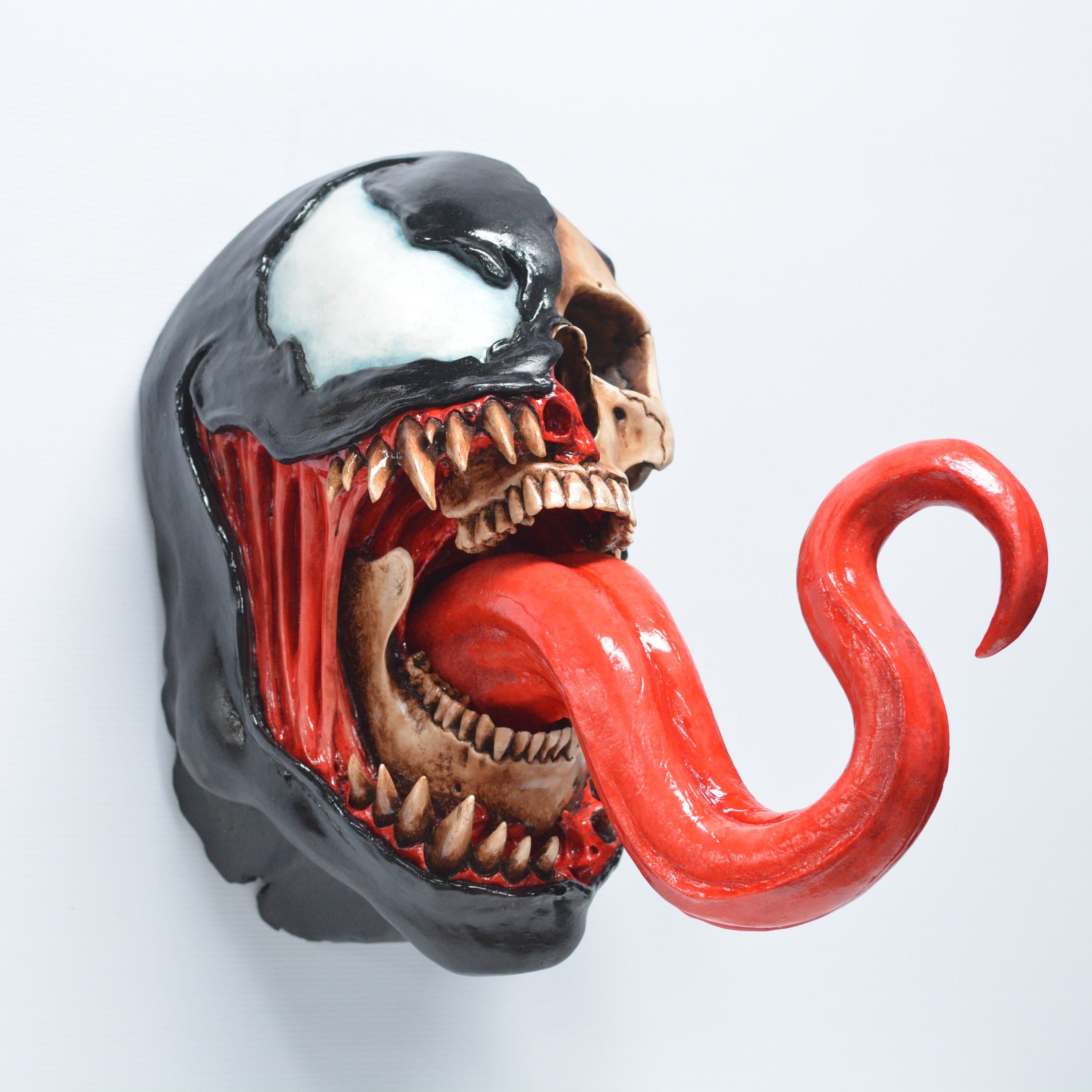 Symbiote - [SUPERSIZE] Wall mount [SCRATCH & DENT] (1)