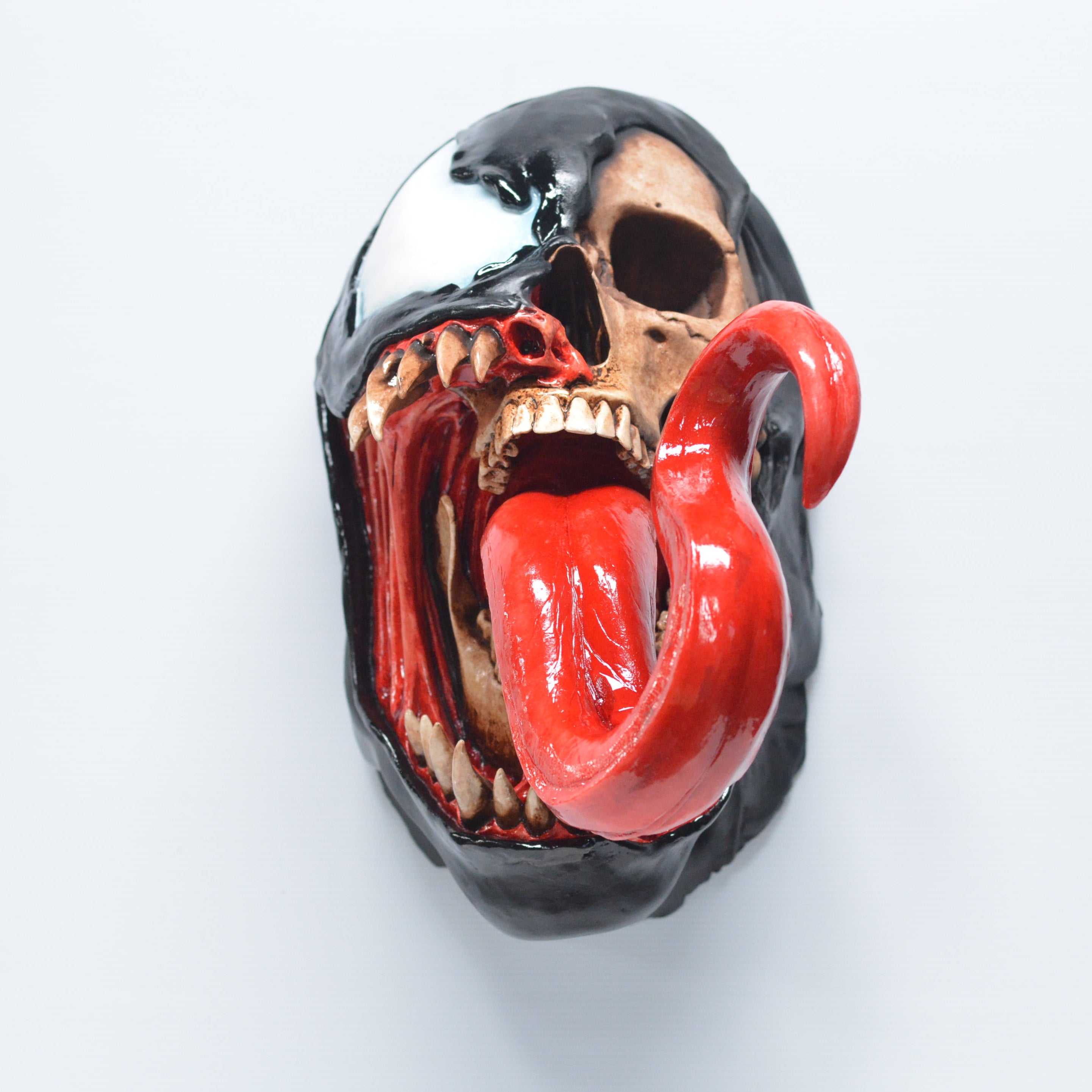 Symbiote - [SUPERSIZE] Wall mount [SCRATCH & DENT] (2)
