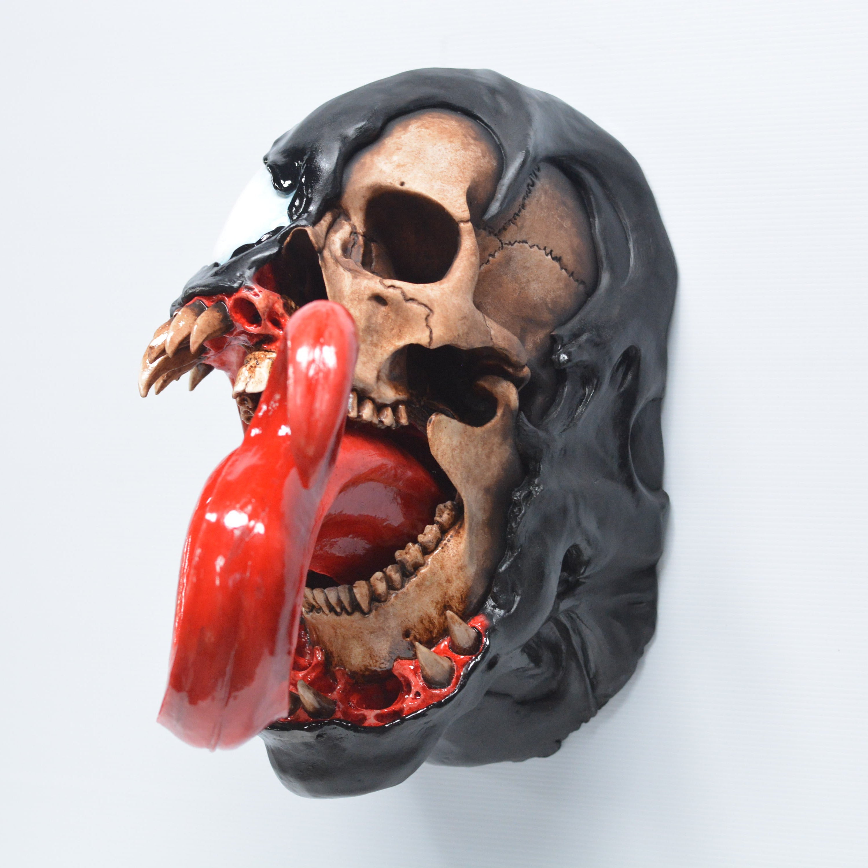 Symbiote - [SUPERSIZE] Wall mount [SCRATCH & DENT] (2)