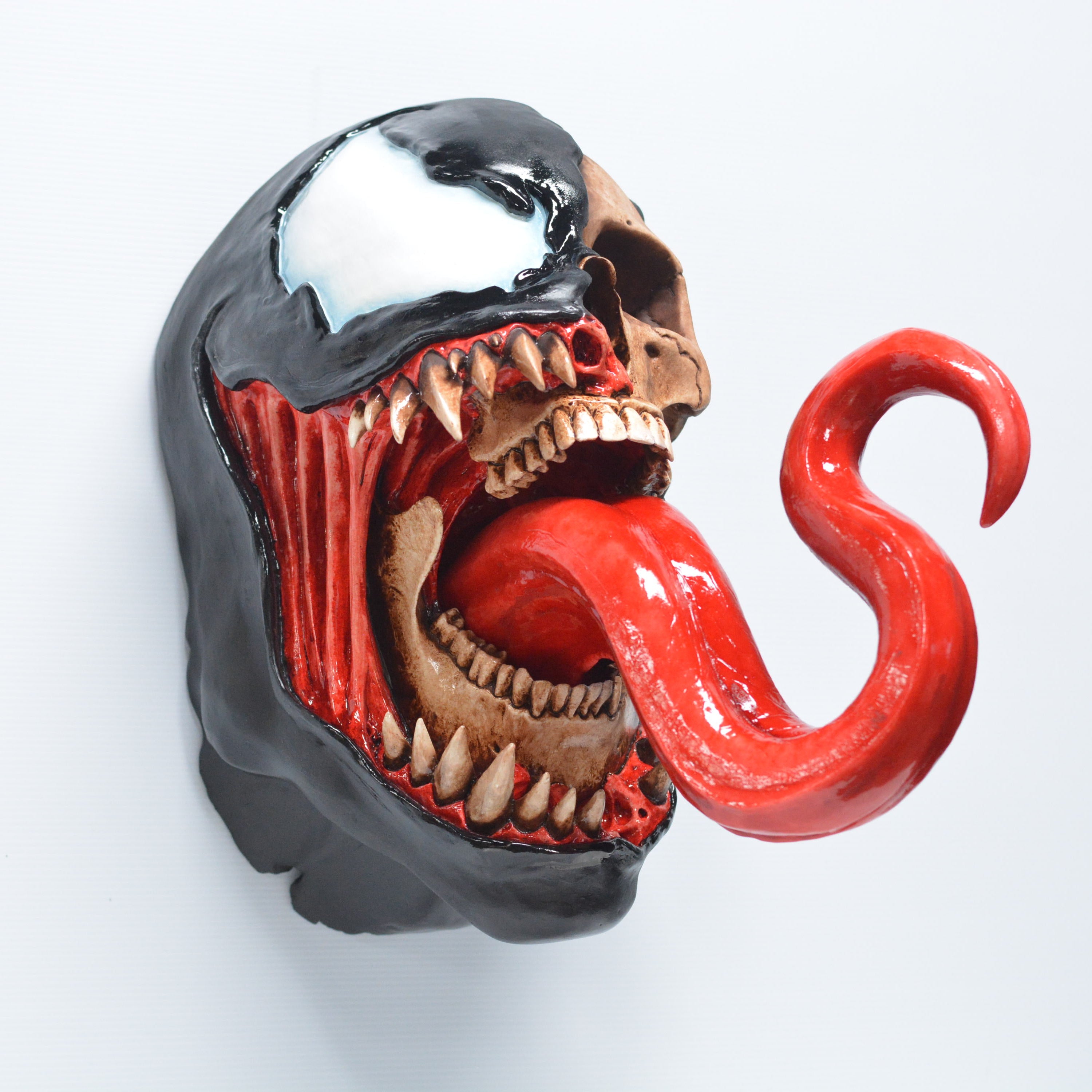 Symbiote - [SUPERSIZE] Wall mount [SCRATCH & DENT] (2)