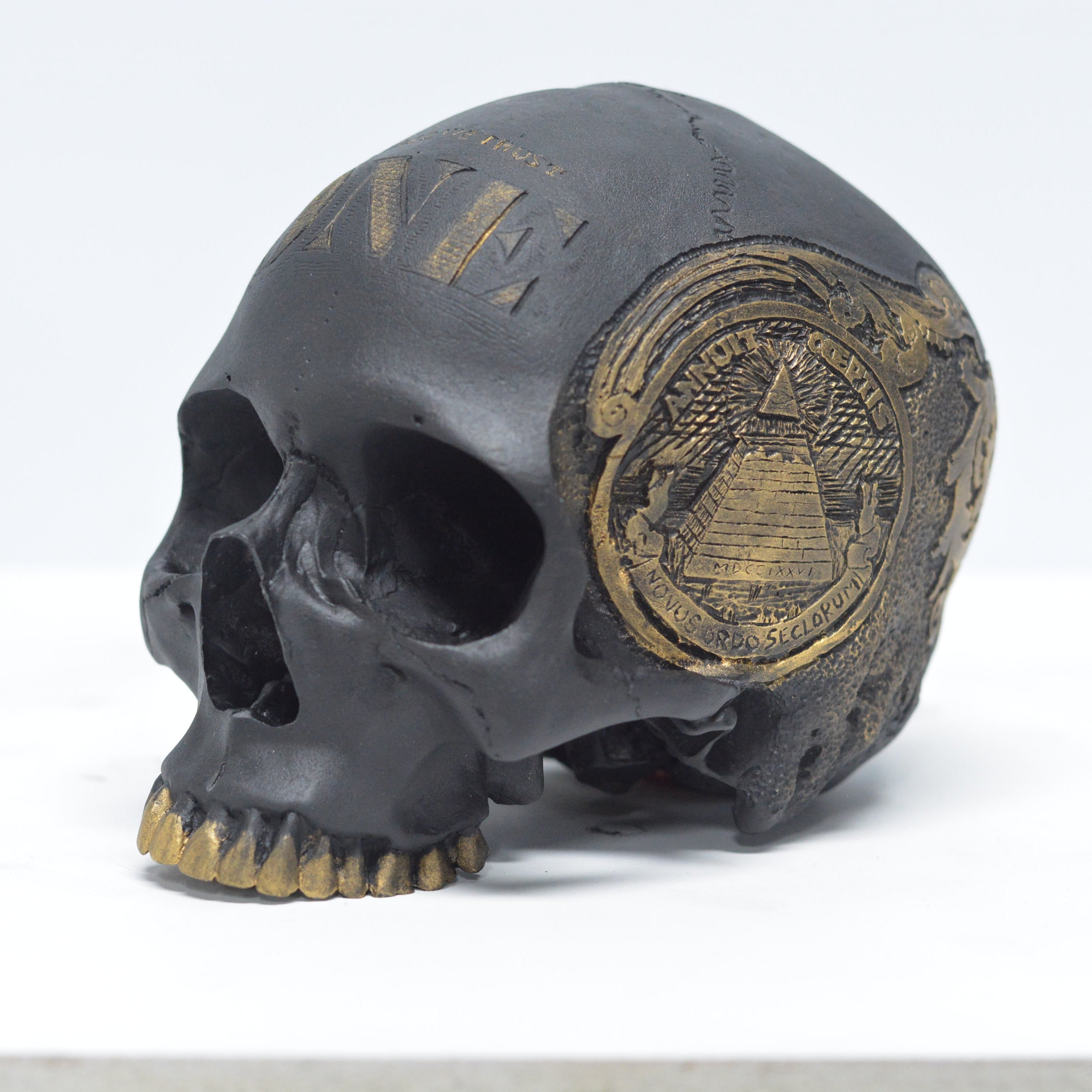 Dead Presidents Skull - Gold [SCRATCH & DENT] (1)