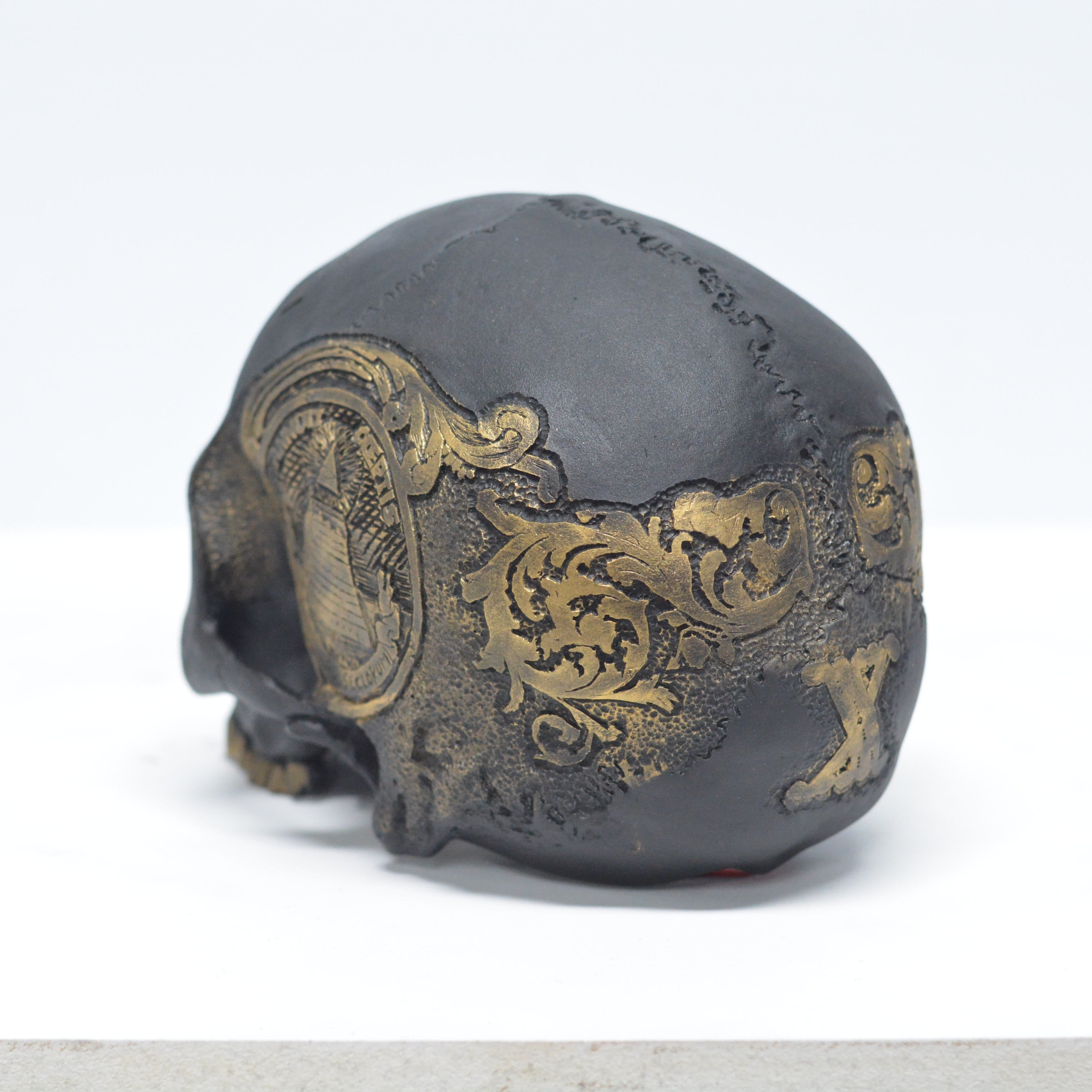 Dead Presidents Skull - Gold [SCRATCH & DENT] (1)