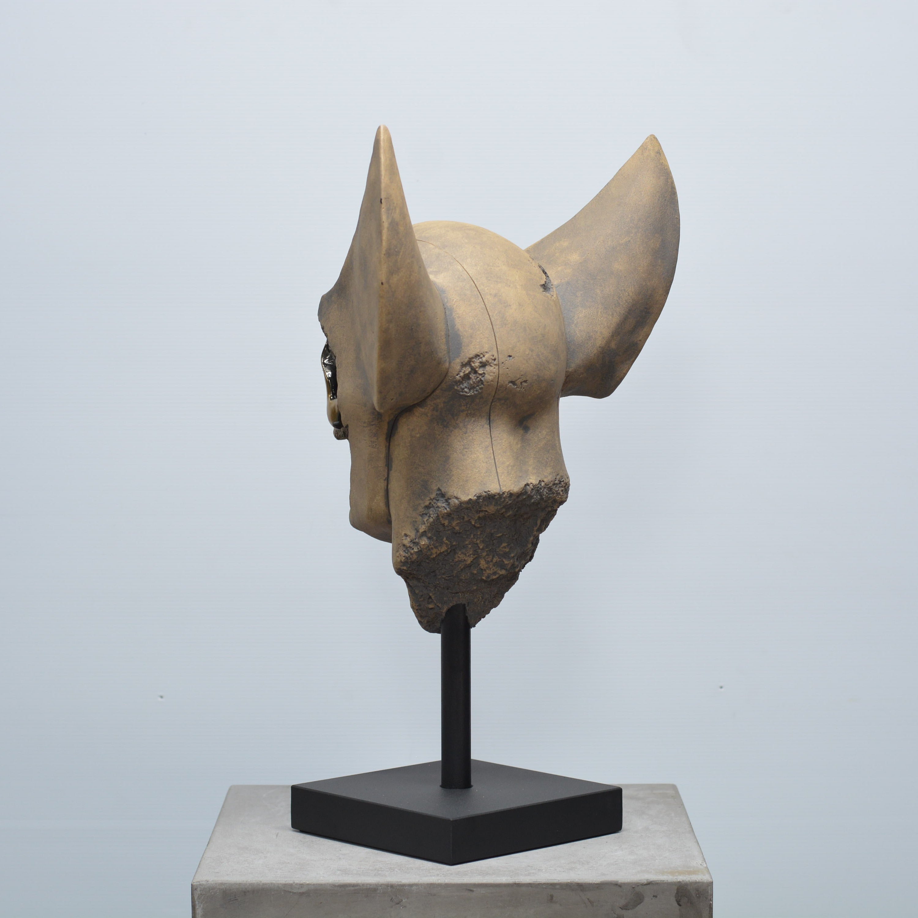 Wolverine - Sandstone [SCRATCH & DENT]