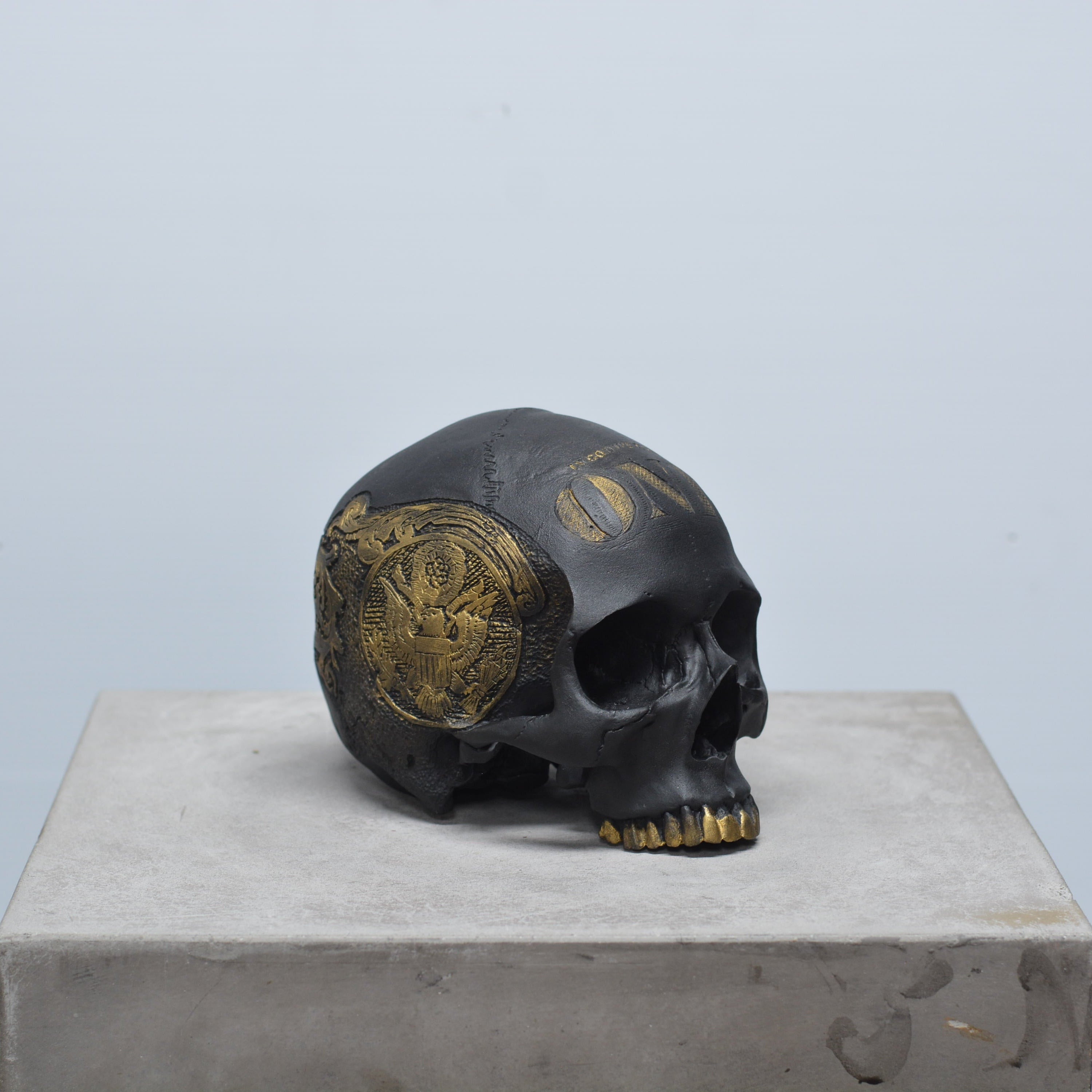 Dead Presidents Skull [SCRATCH & DENT] (1)