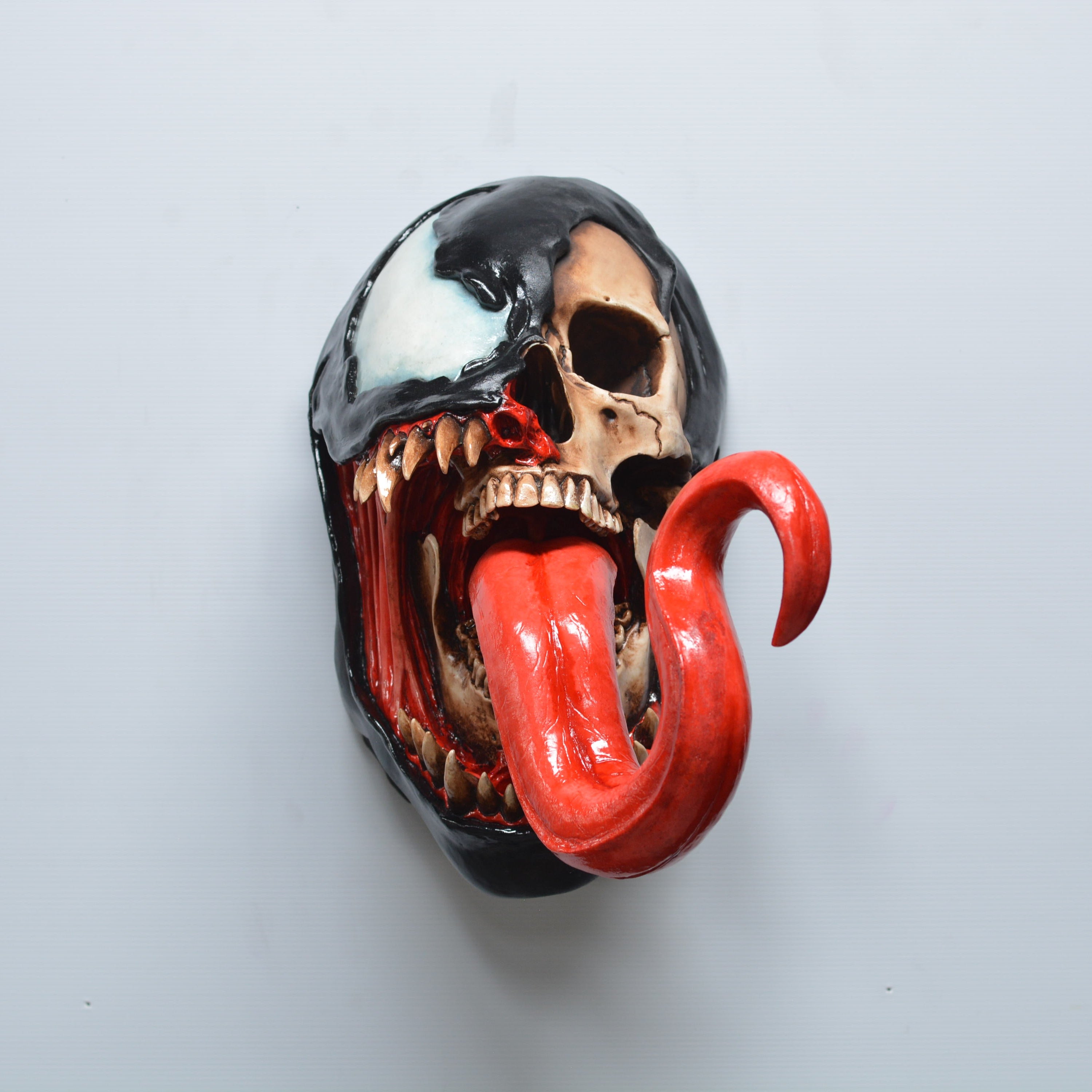 Symbiote - [SUPERSIZE] Wall mount [SCRATCH & DENT] (2)