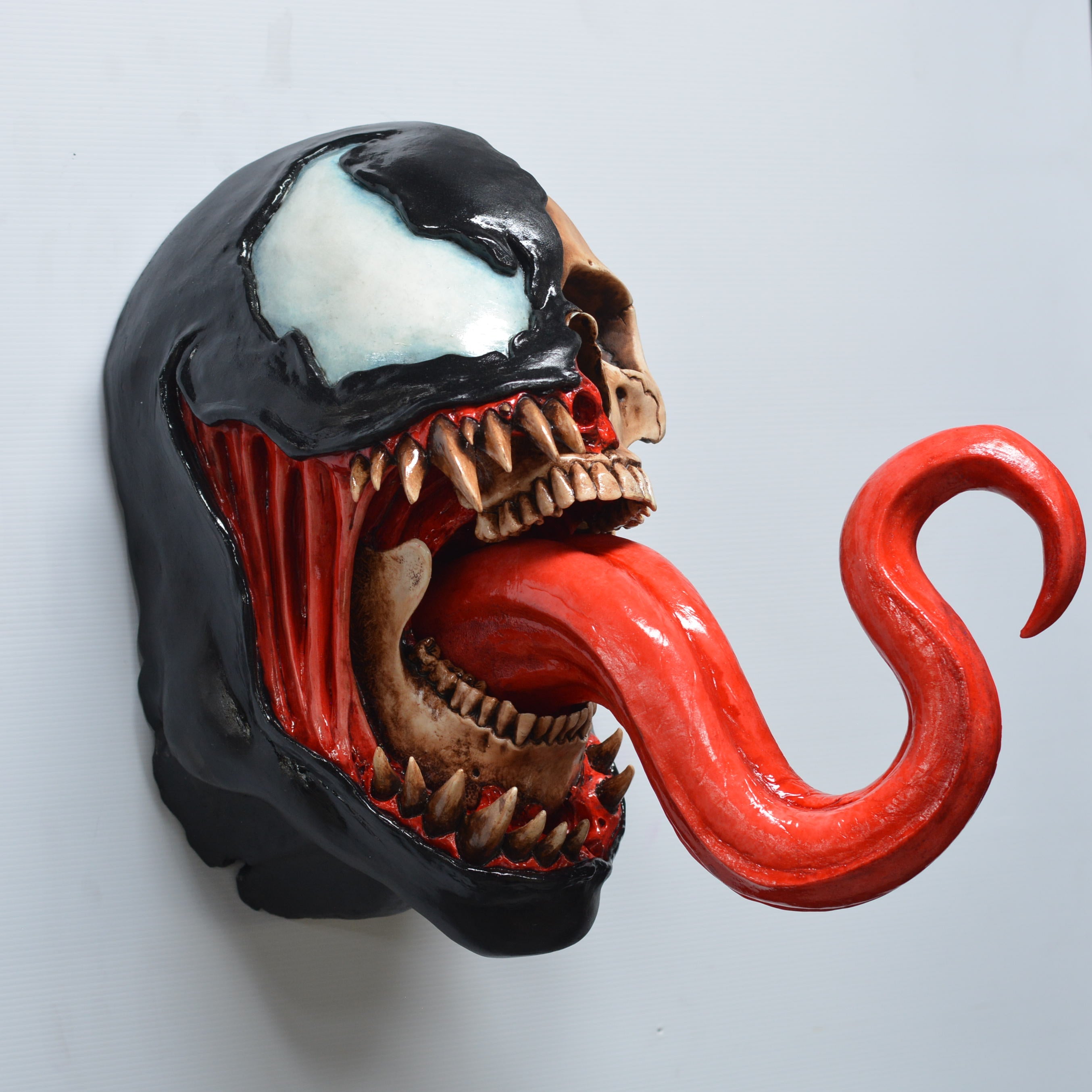 Symbiote - [SUPERSIZE] Wall mount [SCRATCH & DENT] (2)