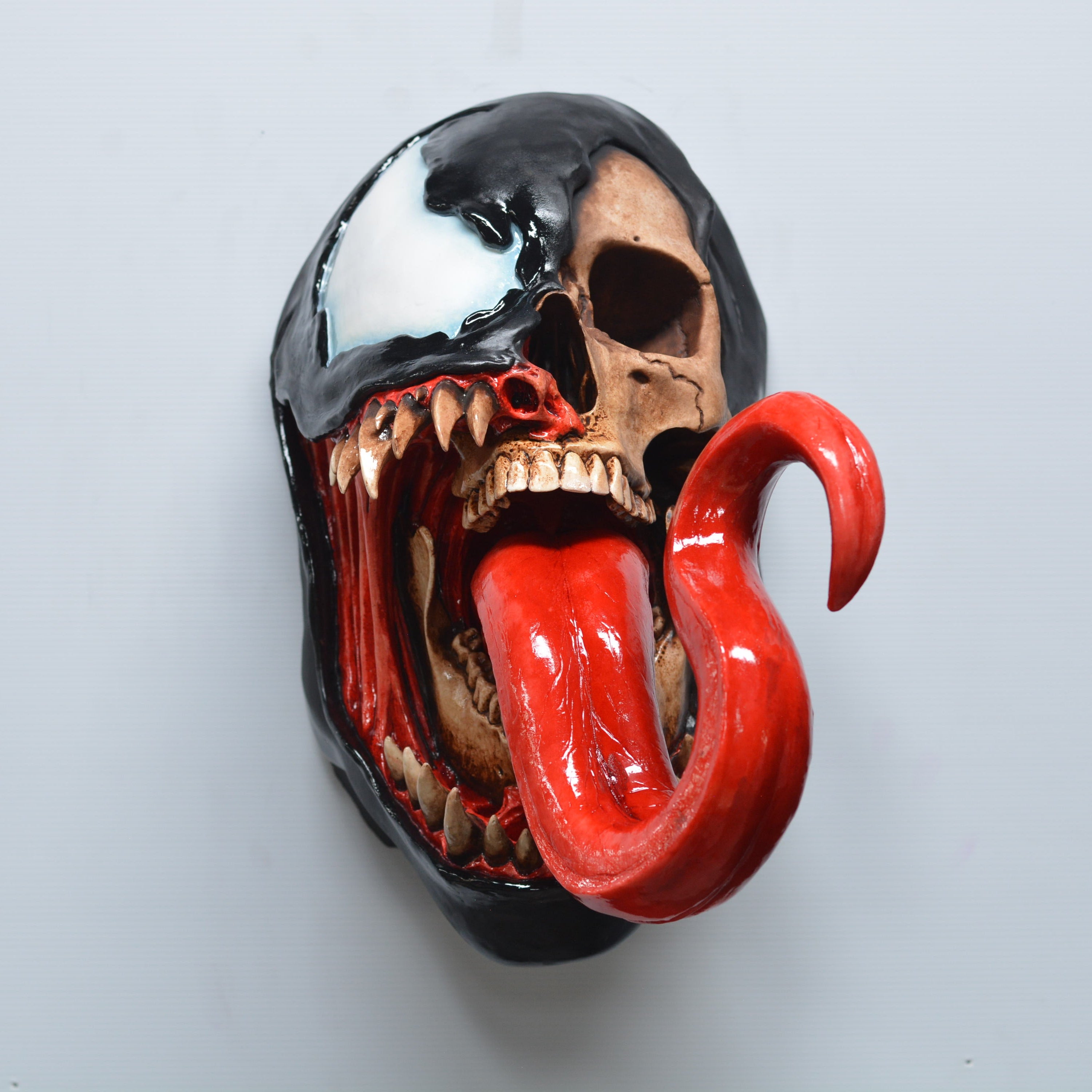 Symbiote - [SUPERSIZE] Wall mount [SCRATCH & DENT] (3)