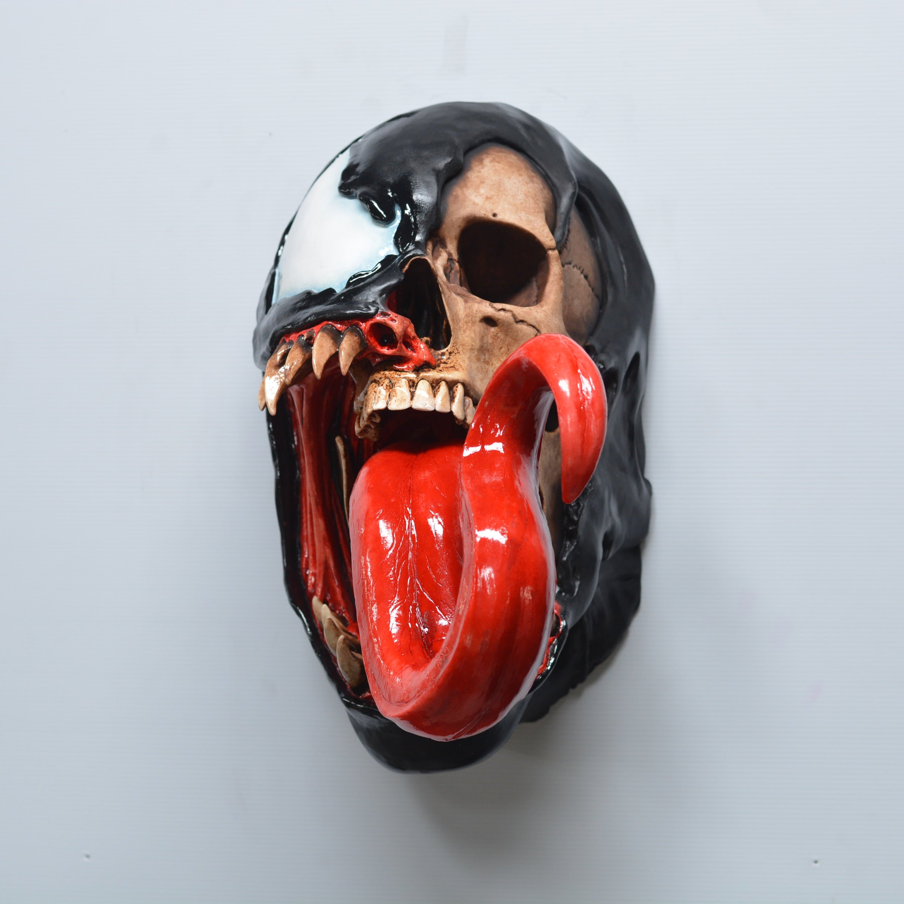 Symbiote - [SUPERSIZE] Wall mount [SCRATCH & DENT] (3)