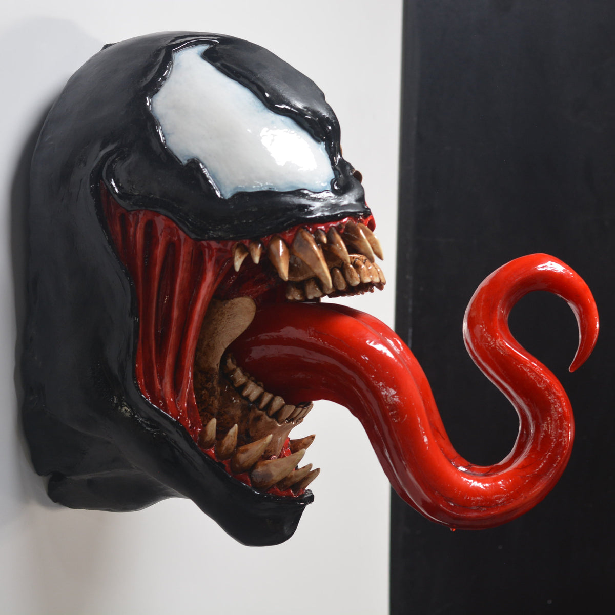 Symbiote - [SUPERSIZE] Wall mount [SCRATCH & DENT] (3)